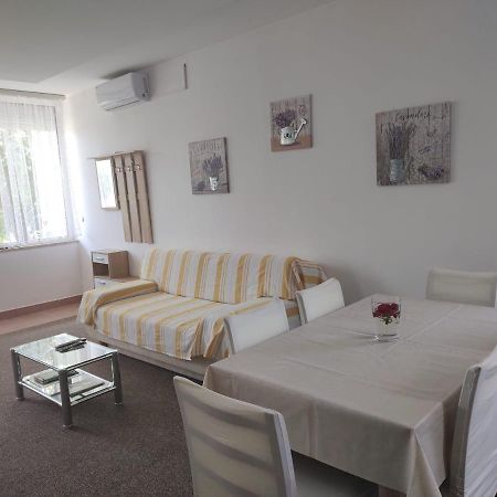 Apartment Marija スラヴォンスキ・ブロド エクステリア 写真